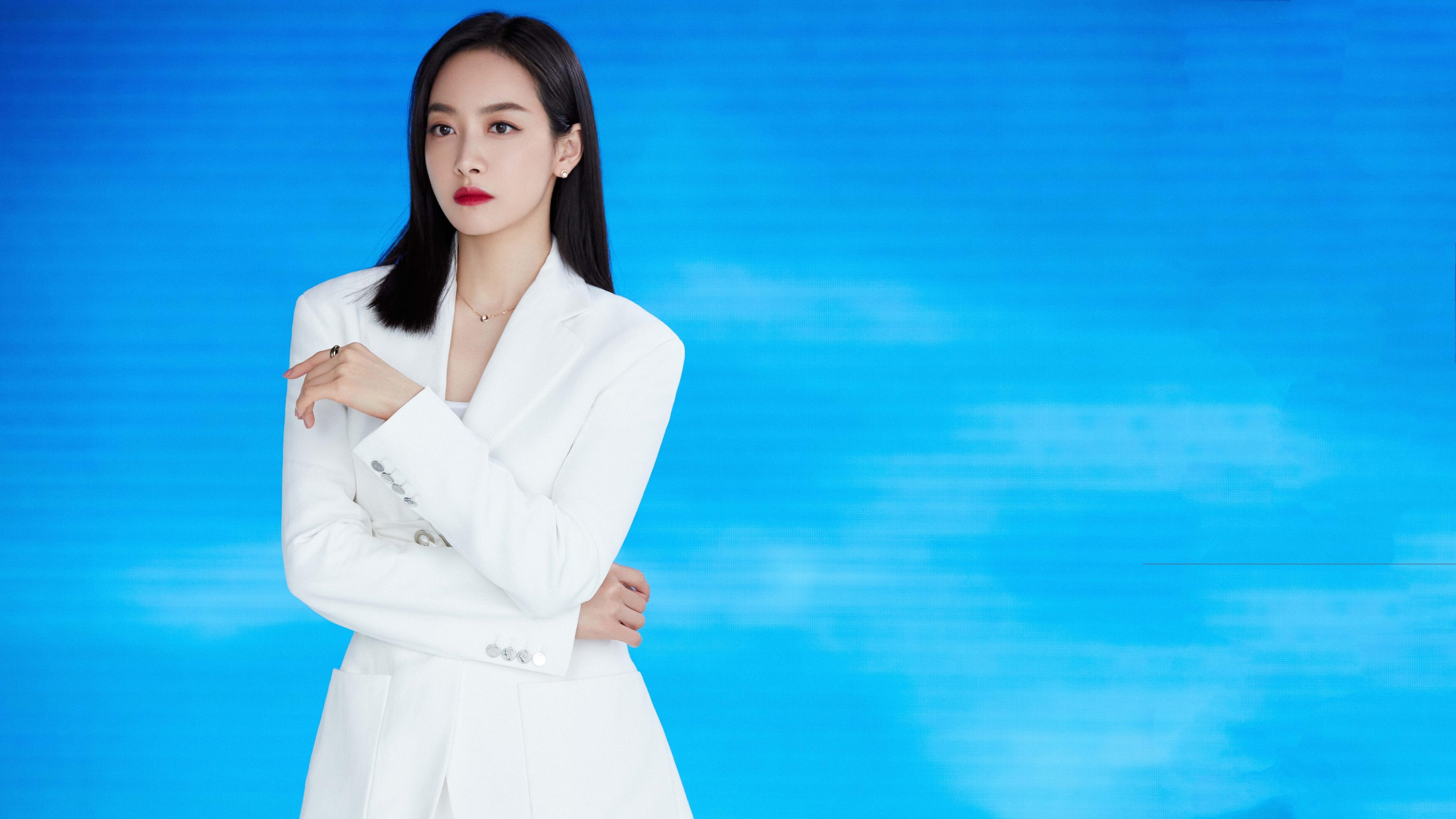 曼城俱乐部主场迎战狼队，期待新赛季好开局，曼城足球俱乐部