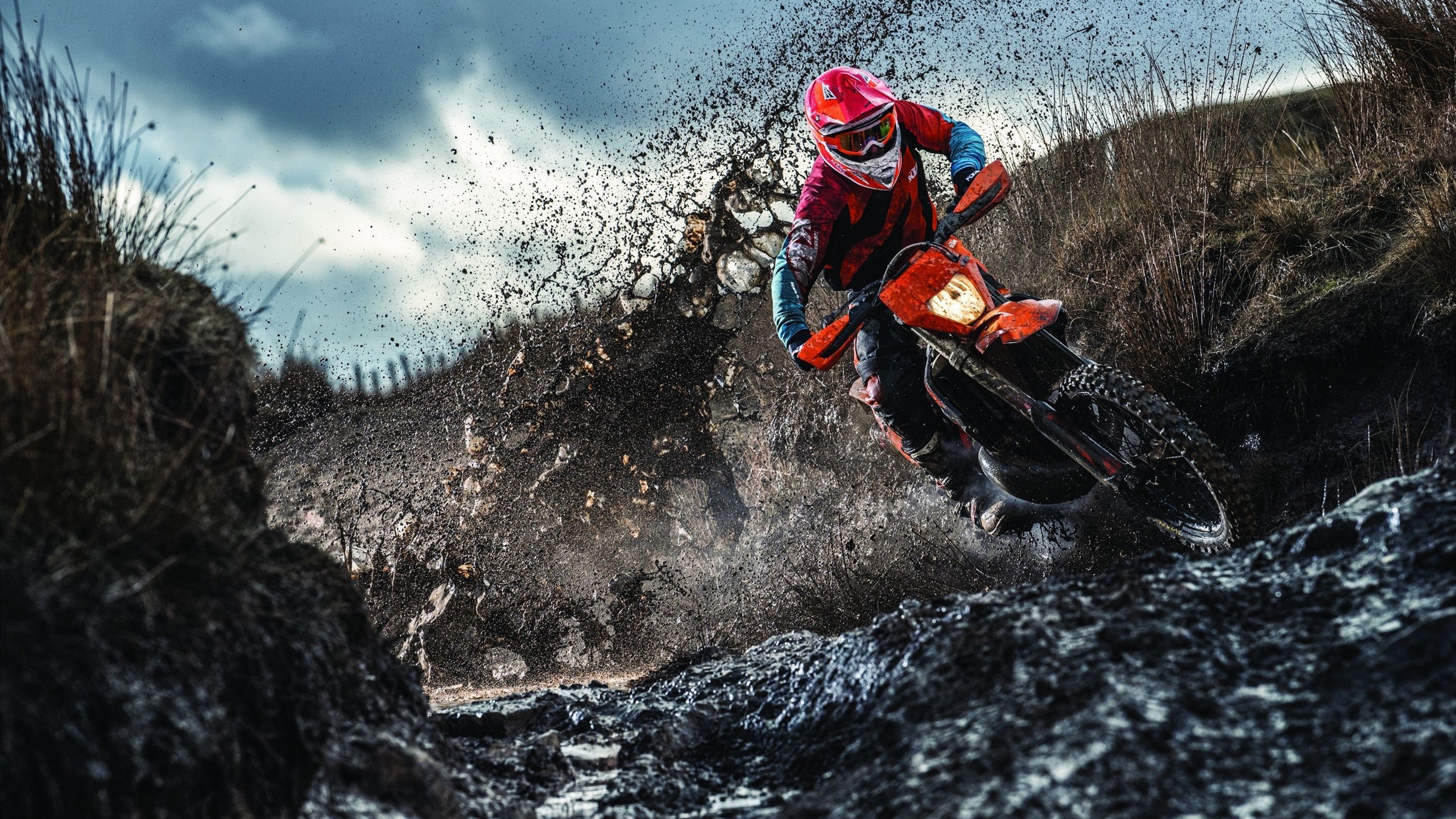 九游体育电竞官网-在季后赛对阵快船时，库里全场投中9个三分球，砍下41分带领勇士逆转！